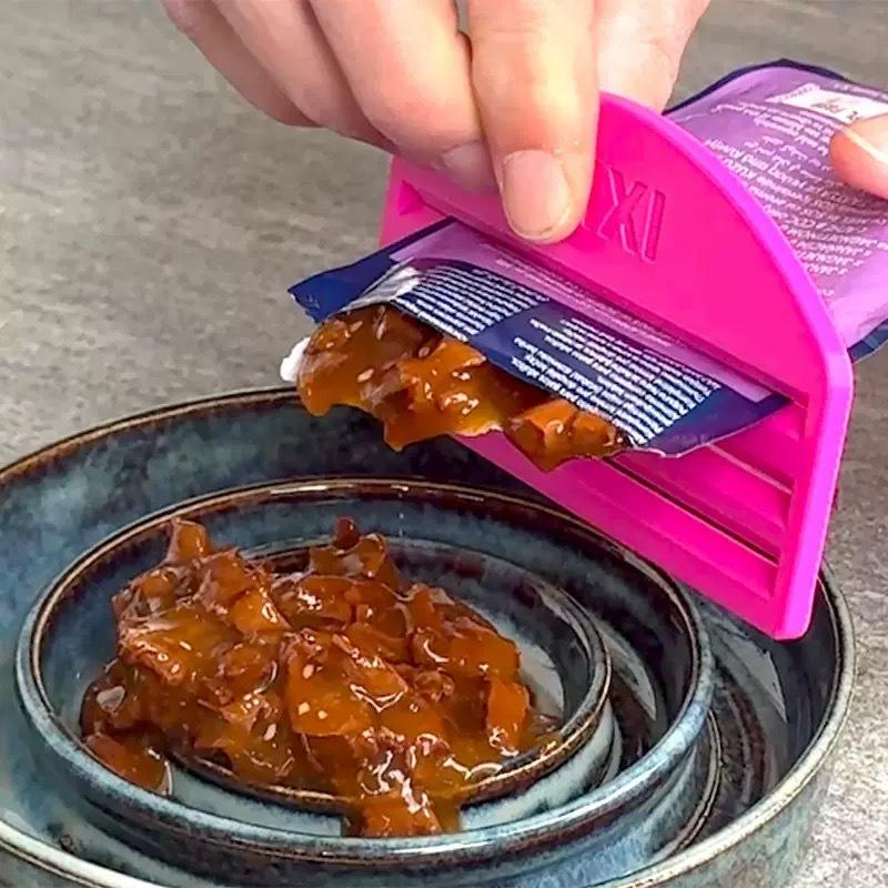 أداة توزيع طعام القطط الجديدة، - مراجعة Food Pouch Reusable وسعره